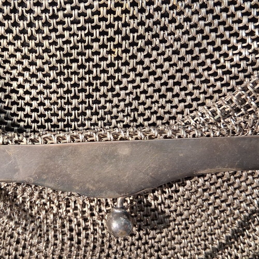 Shimmering (1910-1920) German-Ag Mesh Coin Pouch with Crest Plate & Talon Zipper - Picture 7 of 16